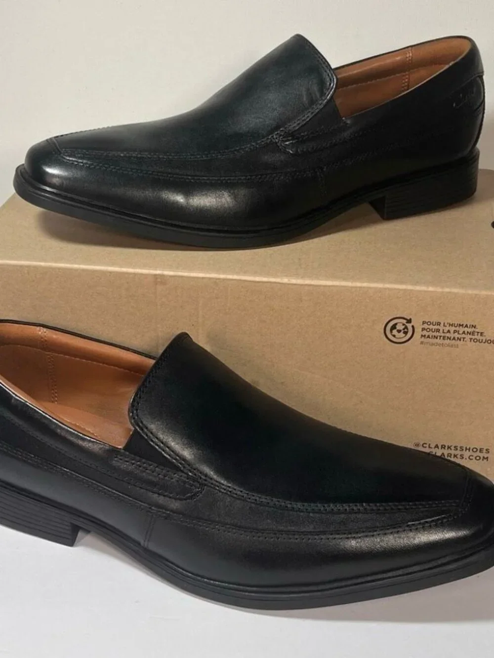 Clarks Tilden Free Leather Slip On shoes